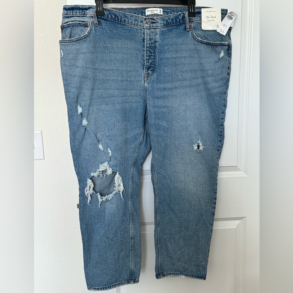 NWT Abercrombie & Fitch “The Dad” High-Rise Jeans - size 36S
